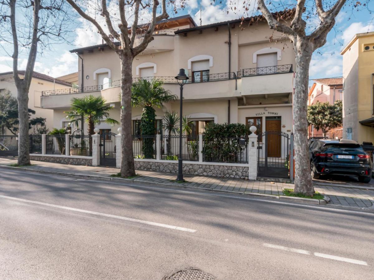 Appartamenti Villa Tonni Gabicce Mare Luaran gambar